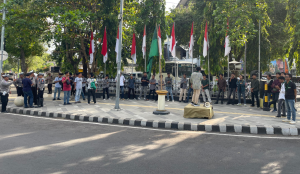 Aksi Mimbar Pemuda HMI Cabang Mataram: Refleksi Sumpah Pemuda di Simpang Empat Kantor Gubernur NTB